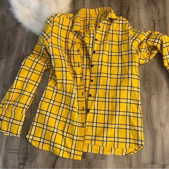 ⭐️ YELLOW FLANNEL ⭐️ - Picture 2 of 7